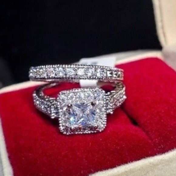 Lovely Vintage Style Princess Cut Halo Wedding Ring Set - Picture 3 of 10